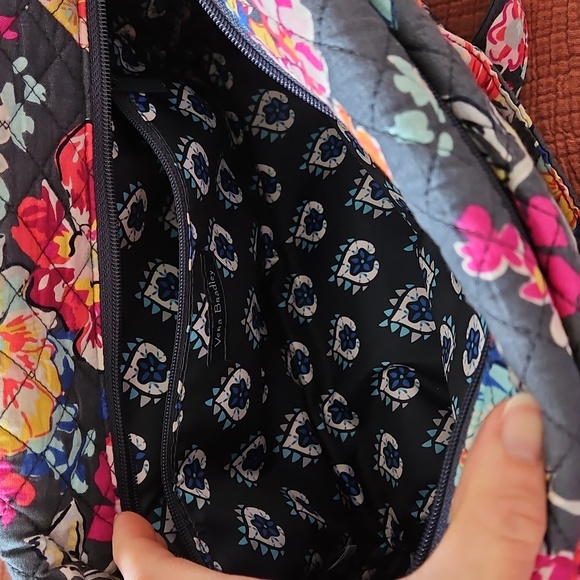 Vera Bradley 100 Handbag - Picture 7 of 7